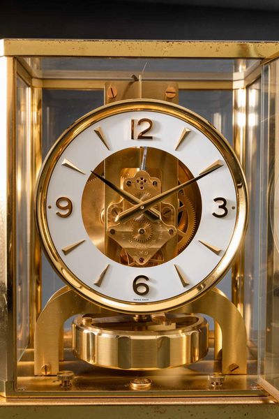 JAEGER LECOULTRE - Atmos orologio da tavolo di forma rettangolare in ottone bronzato, anni 60  - Asta Orologi da Polso e da Tasca - Associazione Nazionale - Case d'Asta italiane