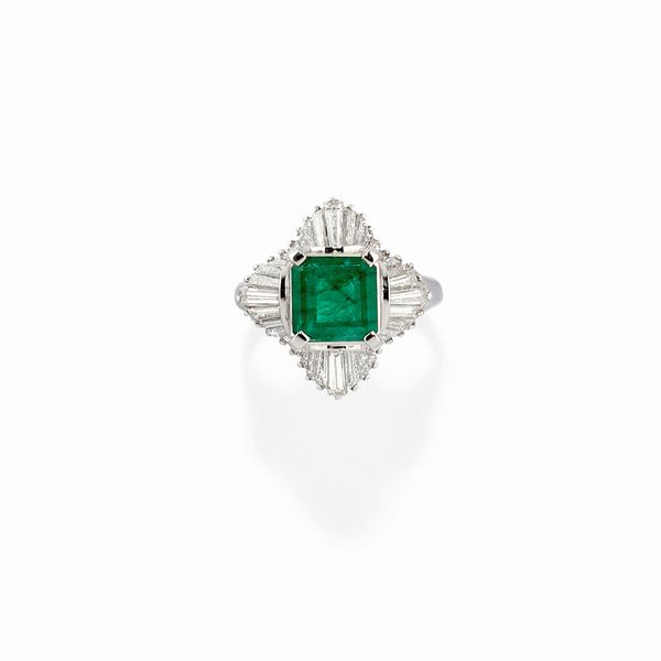 Anello in platino con smeraldo e diamanti  - Asta Argenti - Associazione Nazionale - Case d'Asta italiane
