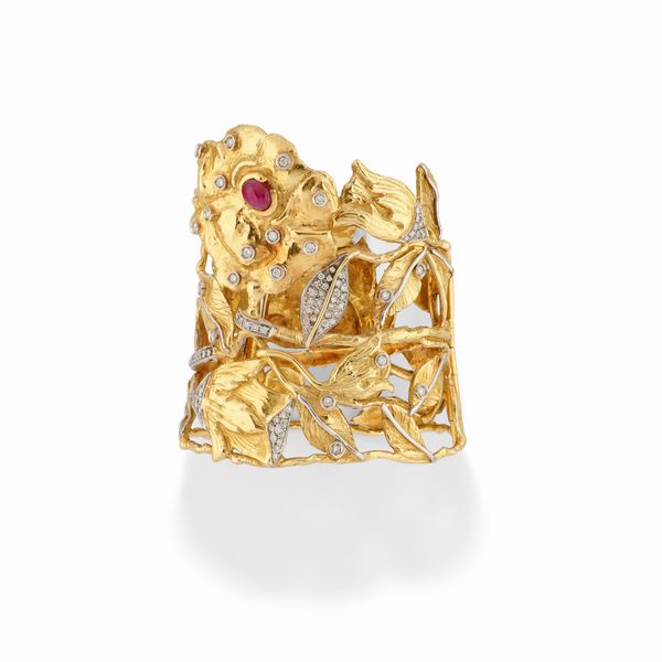 Bracciale in oro bicolore 18k, diamanti e rubino, 1960 circa  - Asta Argenti - Associazione Nazionale - Case d'Asta italiane
