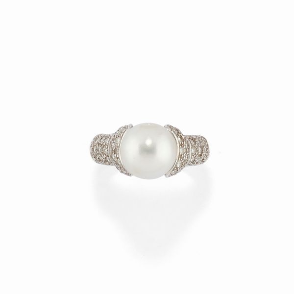 Due anelli in oro bianco 18K, diamanti e perla  - Asta Argenti - Associazione Nazionale - Case d'Asta italiane