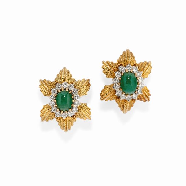 Orecchini in oro giallo 18K, smeraldi e diamanti, 1970 circa  - Asta Gioielli - Associazione Nazionale - Case d'Asta italiane