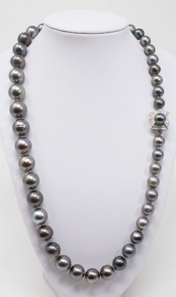 Collana di perle grigio scuro Tahiti  - Asta Gioielli e Orologi - Associazione Nazionale - Case d'Asta italiane
