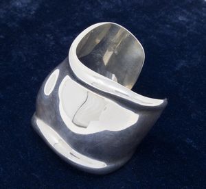 Bracciale Bone in argento Elsa Peretti per Tiffany  - Asta Gioielli e Orologi - Associazione Nazionale - Case d'Asta italiane