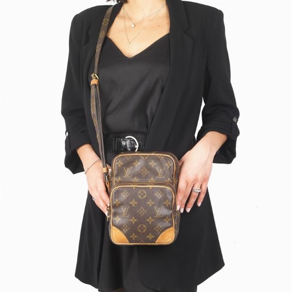 LOUIS VUITTON TRACOLLA AMAZONE  - Asta Vintage: borse e accessori di Hermes, Louis Vuitton e altre grandi maison  - Associazione Nazionale - Case d'Asta italiane