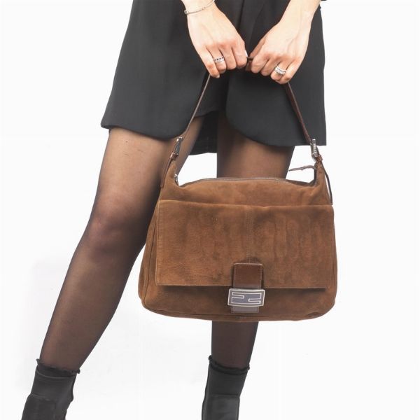 FENDI TRACOLLA BAGUETTE GRANDE  - Asta Vintage: borse e accessori di Hermes, Louis Vuitton e altre grandi maison  - Associazione Nazionale - Case d'Asta italiane