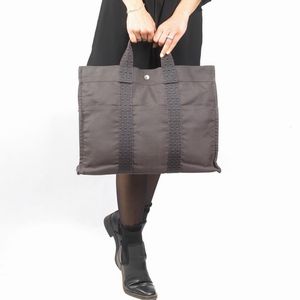 HERMES BORSA A MANO FOURRE TOUT  - Asta Vintage: borse e accessori di Hermes, Louis Vuitton e altre grandi maison  - Associazione Nazionale - Case d'Asta italiane