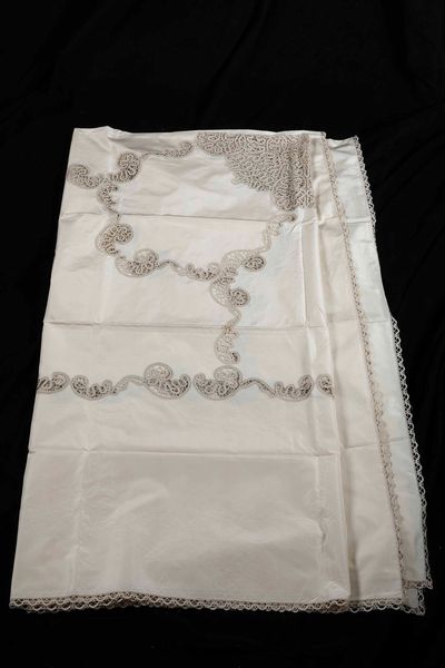 Copriletto in raso  - Asta Tappeti - Associazione Nazionale - Case d'Asta italiane