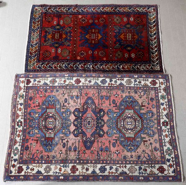 Lotto di due tappeti Persia XX secolo  - Asta Tappeti - Associazione Nazionale - Case d'Asta italiane