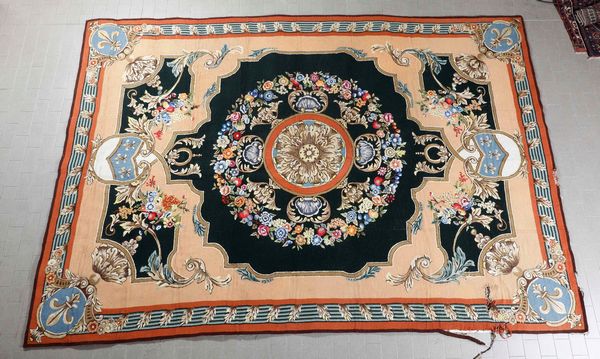 Piccolo punto XX secolo  - Asta Tappeti - Associazione Nazionale - Case d'Asta italiane