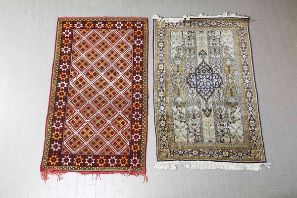 Lotto di due tappeti XX secolo  - Asta Tappeti - Associazione Nazionale - Case d'Asta italiane