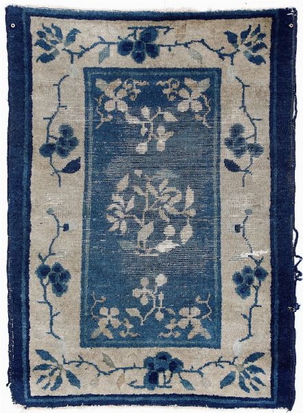 Tappeto Cina inizio XX secolo  - Asta Tappeti - Associazione Nazionale - Case d'Asta italiane