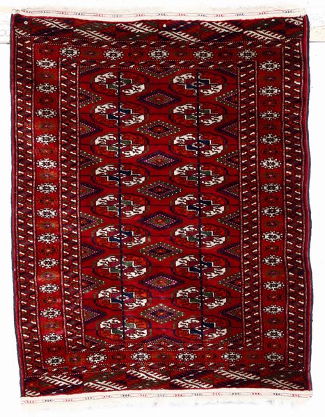 Tappeto turkmeno XX secolo  - Asta Tappeti - Associazione Nazionale - Case d'Asta italiane