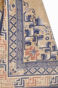 Tappeto Cina, inizio XX secolo  - Asta Tappeti - Associazione Nazionale - Case d'Asta italiane