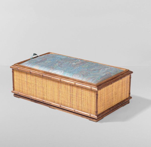 Grande pouff  - Asta Design - Associazione Nazionale - Case d'Asta italiane