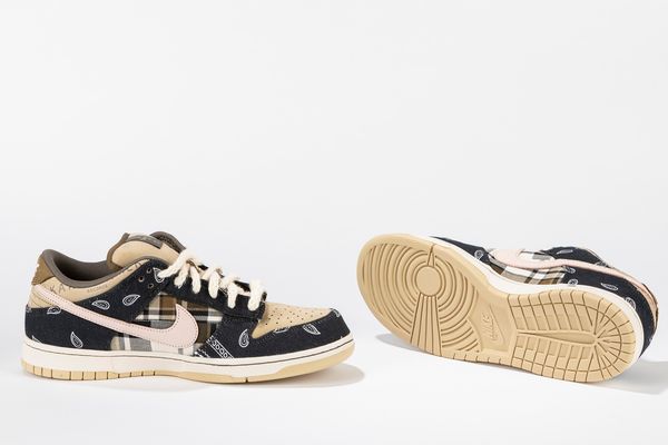 ,NIKE : Dunk SB Low Travis Scott - Taglia US 11 EUR 45  - Asta Sneakerhead: la prima asta di sneakers in Italia - Associazione Nazionale - Case d'Asta italiane