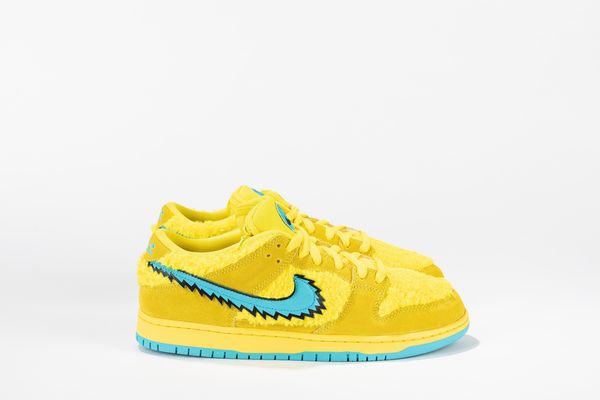,NIKE : Dunk SB Low Grateful Dead Bears Opti Yellow - Taglia US 11.5 EUR 45.5  - Asta Sneakerhead: la prima asta di sneakers in Italia - Associazione Nazionale - Case d'Asta italiane