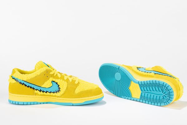 ,NIKE : Dunk SB Low Grateful Dead Bears Opti Yellow - Taglia US 11.5 EUR 45.5  - Asta Sneakerhead: la prima asta di sneakers in Italia - Associazione Nazionale - Case d'Asta italiane