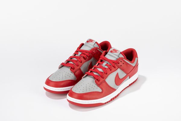 ,NIKE : Dunk Low UNLV - Taglia US 12 EUR 46  - Asta Sneakerhead: la prima asta di sneakers in Italia - Associazione Nazionale - Case d'Asta italiane