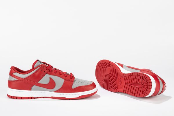 ,NIKE : Dunk Low UNLV - Taglia US 12 EUR 46  - Asta Sneakerhead: la prima asta di sneakers in Italia - Associazione Nazionale - Case d'Asta italiane