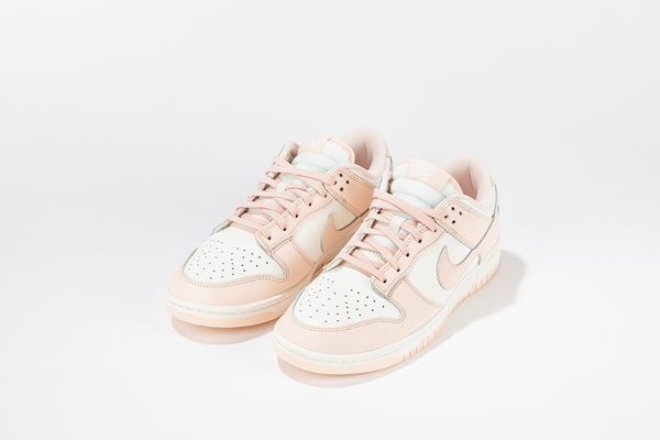 ,NIKE : Dunk Low Orange Pearl (W) - Taglia US 9.5W EUR 41  - Asta Sneakerhead: la prima asta di sneakers in Italia - Associazione Nazionale - Case d'Asta italiane