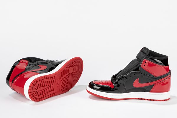 ,NIKE : Jordan 1 Retro High OG Patent Bred  - Taglia US 5 EUR 37.5  - Asta Sneakerhead: la prima asta di sneakers in Italia - Associazione Nazionale - Case d'Asta italiane