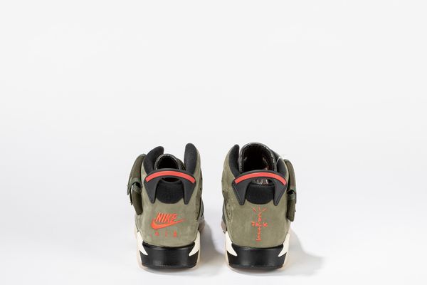 ,NIKE : Jordan 6 Retro Travis Scott - Taglia US 5Y EUR 38.5  - Asta Sneakerhead: la prima asta di sneakers in Italia - Associazione Nazionale - Case d'Asta italiane