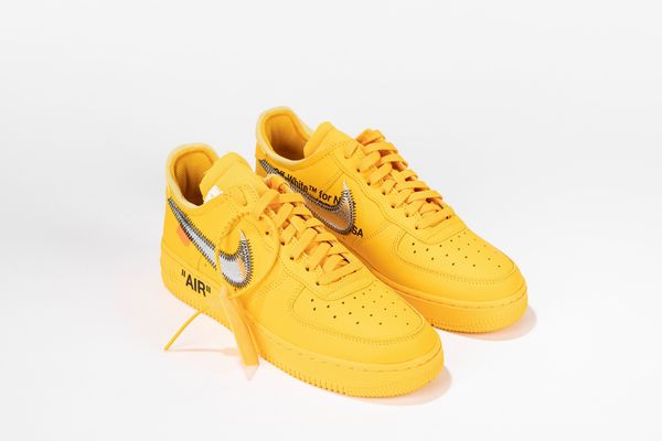 ,NIKE : Air Force 1 Low Off-White University Gold Metallic Silver - Taglia US 7 EUR 40  - Asta Sneakerhead: la prima asta di sneakers in Italia - Associazione Nazionale - Case d'Asta italiane
