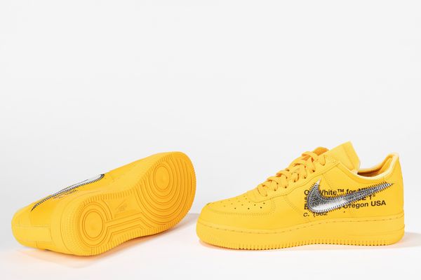 ,NIKE : Air Force 1 Low Off-White University Gold Metallic Silver - Taglia US 7 EUR 40  - Asta Sneakerhead: la prima asta di sneakers in Italia - Associazione Nazionale - Case d'Asta italiane