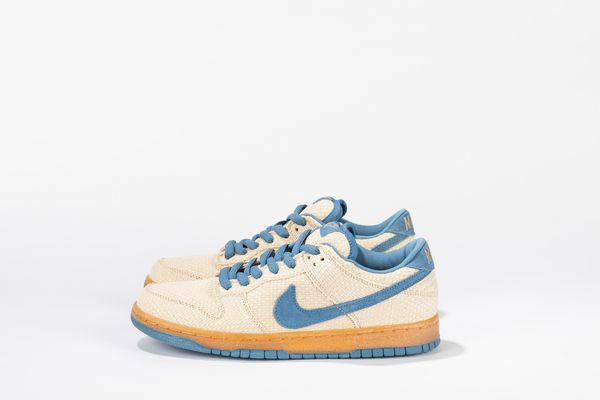 ,NIKE : Dunk SB Low Hemp Blue - Taglia US 10 EUR 44  - Asta Sneakerhead: la prima asta di sneakers in Italia - Associazione Nazionale - Case d'Asta italiane