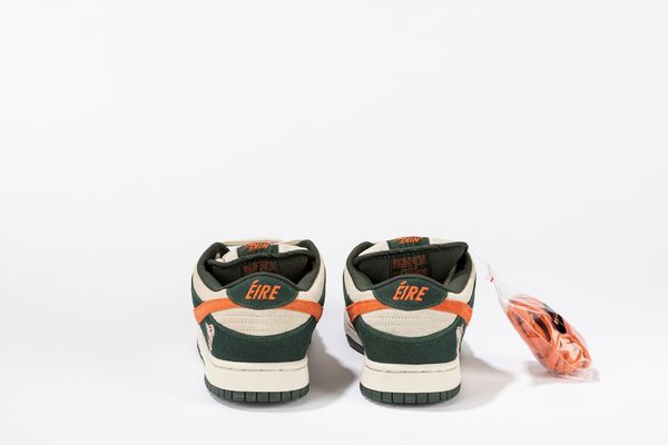 ,NIKE : Dunk SB Low Eire - Taglia US 10 EUR 44  - Asta Sneakerhead: la prima asta di sneakers in Italia - Associazione Nazionale - Case d'Asta italiane