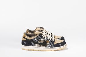 ,NIKE : Dunk SB Low Travis Scott - Taglia US 11 EUR 45  - Asta Sneakerhead: la prima asta di sneakers in Italia - Associazione Nazionale - Case d'Asta italiane