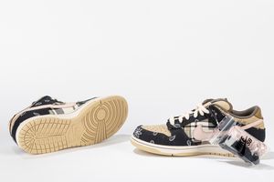 ,NIKE : Dunk SB Low Travis Scott - Taglia US 11 EUR 45  - Asta Sneakerhead: la prima asta di sneakers in Italia - Associazione Nazionale - Case d'Asta italiane