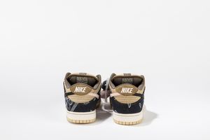 ,NIKE : Dunk SB Low Travis Scott - Taglia US 11 EUR 45  - Asta Sneakerhead: la prima asta di sneakers in Italia - Associazione Nazionale - Case d'Asta italiane