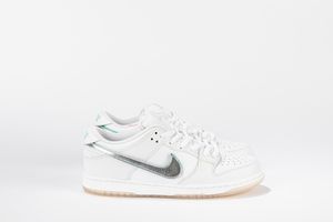 ,NIKE : Dunk SB Low Diamond Supply Co White Diamond - Taglia US 11.5 EUR 45.5  - Asta Sneakerhead: la prima asta di sneakers in Italia - Associazione Nazionale - Case d'Asta italiane