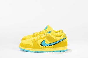 ,NIKE : Dunk SB Low Grateful Dead Bears Opti Yellow - Taglia US 11.5 EUR 45.5  - Asta Sneakerhead: la prima asta di sneakers in Italia - Associazione Nazionale - Case d'Asta italiane