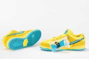,NIKE : Dunk SB Low Grateful Dead Bears Opti Yellow - Taglia US 11.5 EUR 45.5  - Asta Sneakerhead: la prima asta di sneakers in Italia - Associazione Nazionale - Case d'Asta italiane