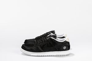 ,NIKE : Dunk SB Low Medicom Toy - Taglia US 9.5 EUR 43  - Asta Sneakerhead: la prima asta di sneakers in Italia - Associazione Nazionale - Case d'Asta italiane