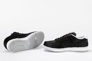 ,NIKE : Dunk SB Low Medicom Toy - Taglia US 9.5 EUR 43  - Asta Sneakerhead: la prima asta di sneakers in Italia - Associazione Nazionale - Case d'Asta italiane