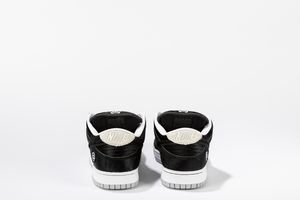 ,NIKE : Dunk SB Low Medicom Toy - Taglia US 9.5 EUR 43  - Asta Sneakerhead: la prima asta di sneakers in Italia - Associazione Nazionale - Case d'Asta italiane