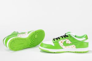 ,NIKE : Dunk SB Low Supreme Stars Mean Green - Taglia US 11 EUR 45  - Asta Sneakerhead: la prima asta di sneakers in Italia - Associazione Nazionale - Case d'Asta italiane