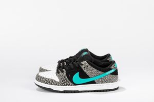 ,NIKE : Dunk SB Low Atmos Elephant - Taglia US 10 EUR 44  - Asta Sneakerhead: la prima asta di sneakers in Italia - Associazione Nazionale - Case d'Asta italiane