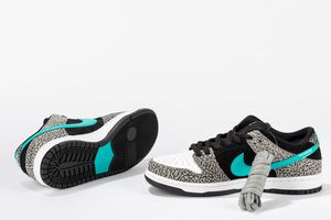 ,NIKE : Dunk SB Low Atmos Elephant - Taglia US 10 EUR 44  - Asta Sneakerhead: la prima asta di sneakers in Italia - Associazione Nazionale - Case d'Asta italiane