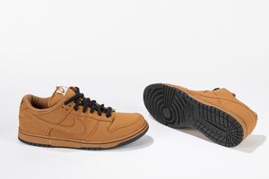 ,NIKE : Dunk SB Low Carhartt Shale - Taglia US 11 EUR 45  - Asta Sneakerhead: la prima asta di sneakers in Italia - Associazione Nazionale - Case d'Asta italiane