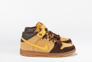 ,NIKE : Dunk SB Mid Wheat Bronze - Taglia US 10.5 EUR 44.5  - Asta Sneakerhead: la prima asta di sneakers in Italia - Associazione Nazionale - Case d'Asta italiane
