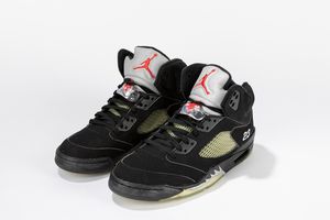 ,NIKE : Jordan 5 Retro Black Metallic - Taglia US 10.5 EUR 44.5  - Asta Sneakerhead: la prima asta di sneakers in Italia - Associazione Nazionale - Case d'Asta italiane