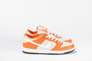 ,NIKE : Dunk SB Low Orange Box - Taglia US 10.5 EUR 44.5  - Asta Sneakerhead: la prima asta di sneakers in Italia - Associazione Nazionale - Case d'Asta italiane