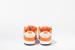 ,NIKE : Dunk SB Low Orange Box - Taglia US 10.5 EUR 44.5  - Asta Sneakerhead: la prima asta di sneakers in Italia - Associazione Nazionale - Case d'Asta italiane