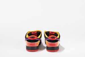 ,NIKE : Dunk SB Low Appetite for Destruction - Taglia US 10.5 EUR 44.5  - Asta Sneakerhead: la prima asta di sneakers in Italia - Associazione Nazionale - Case d'Asta italiane