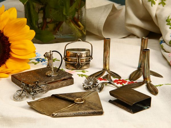 Miscellanea di ninnoli in argento  - Asta House Sale: Un'elegante casa fiorentina - Associazione Nazionale - Case d'Asta italiane