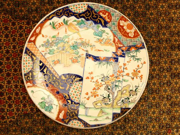 Piatto da parata in porcellana Imari  - Asta House Sale: Un'elegante casa fiorentina - Associazione Nazionale - Case d'Asta italiane